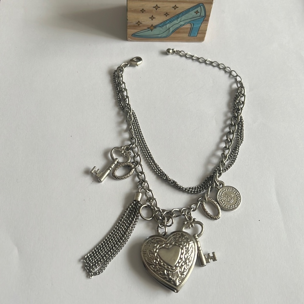Vintage Minimalist Picture Charm Bracelet
